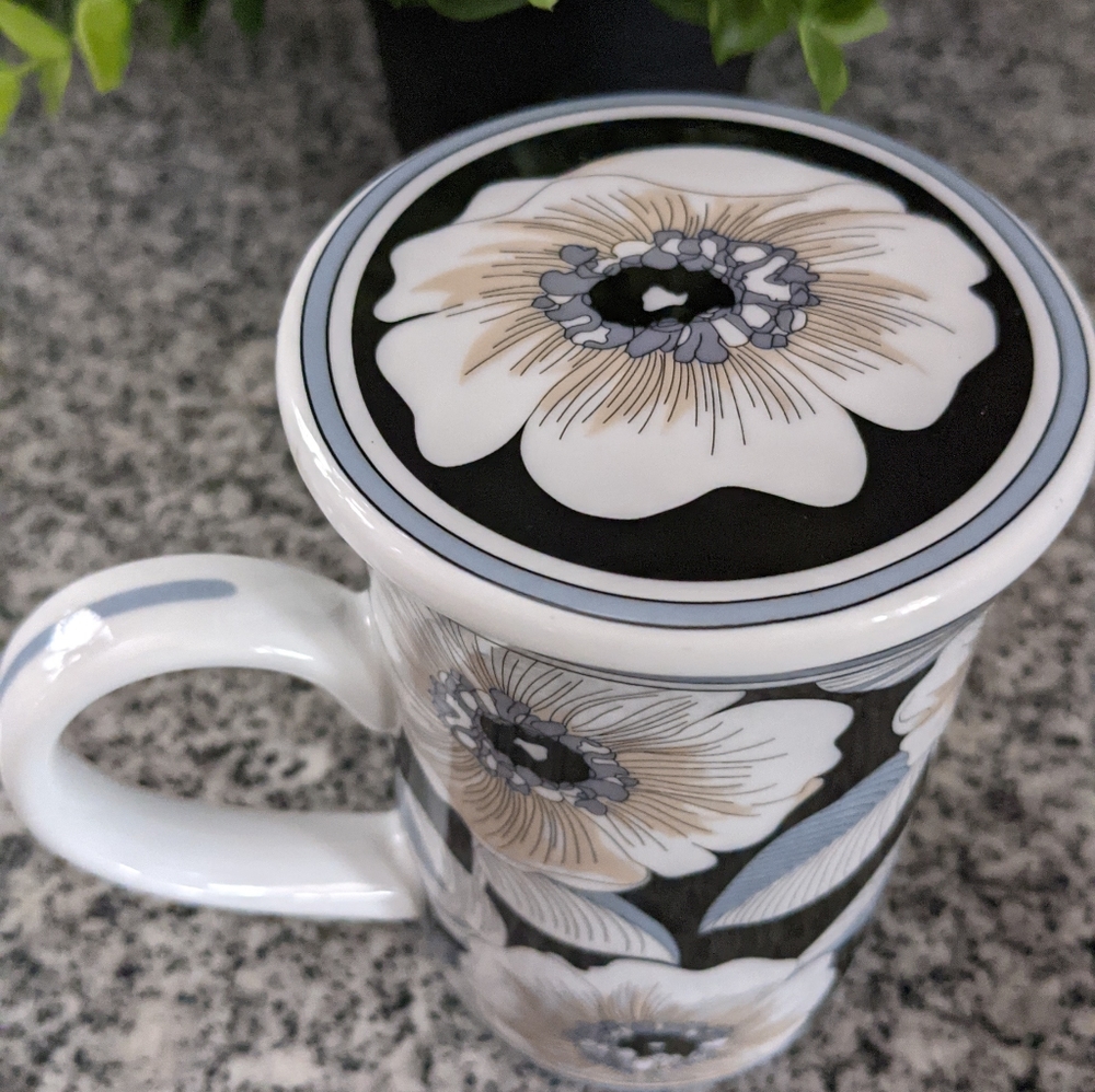Vera Bradley " Tea for one" floral mug. - Picture 5 of 5